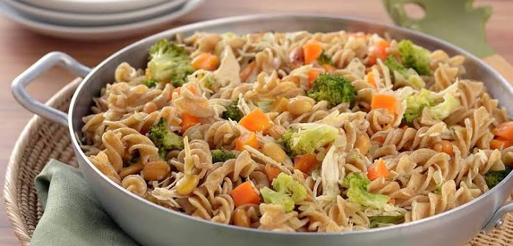 Macarrão Integral com Legumes