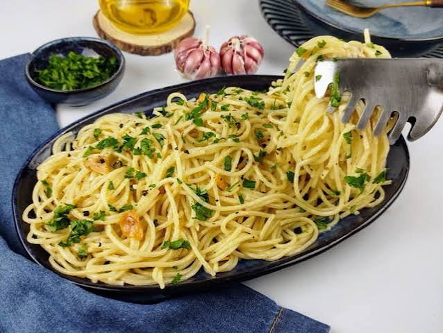 Macarrão ao Alho e Óleo