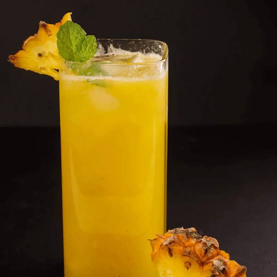 Suco de Abacaxi com Hortelã